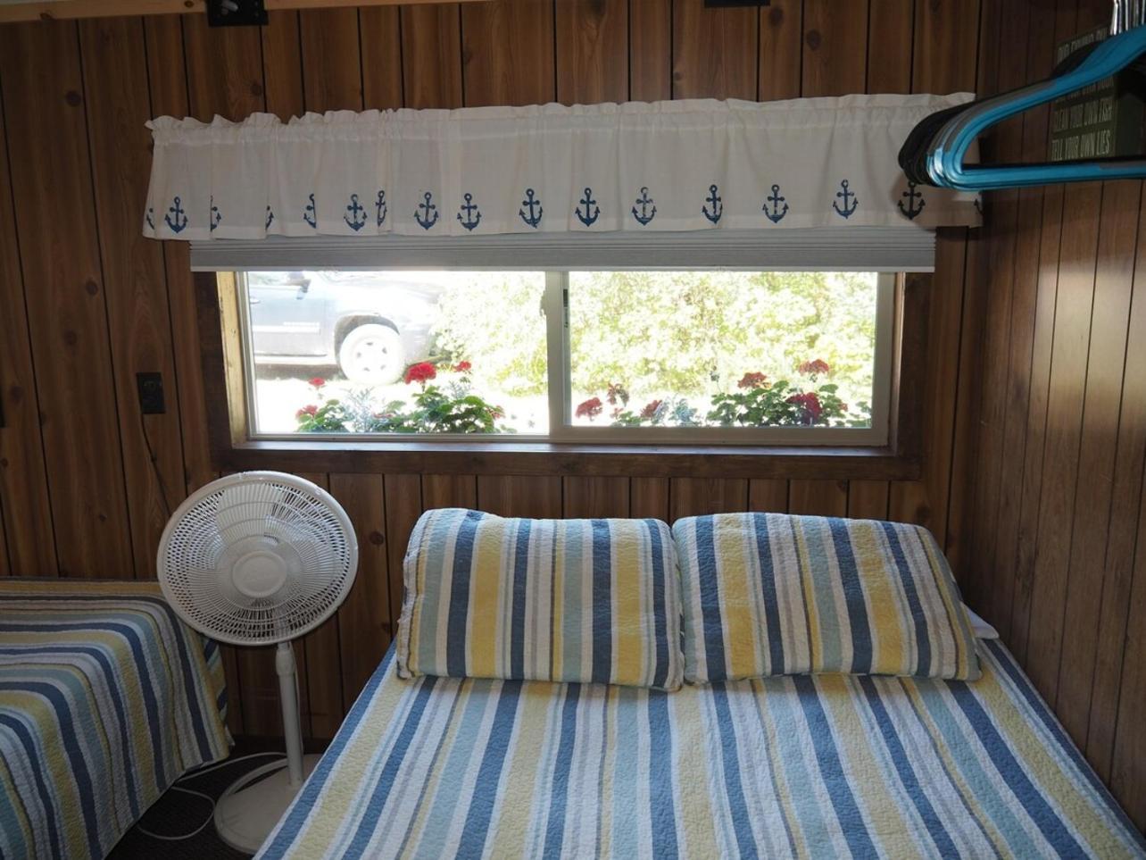 Sleeping Bear Riverside Cabins - Cabin #1 Honor Ngoại thất bức ảnh