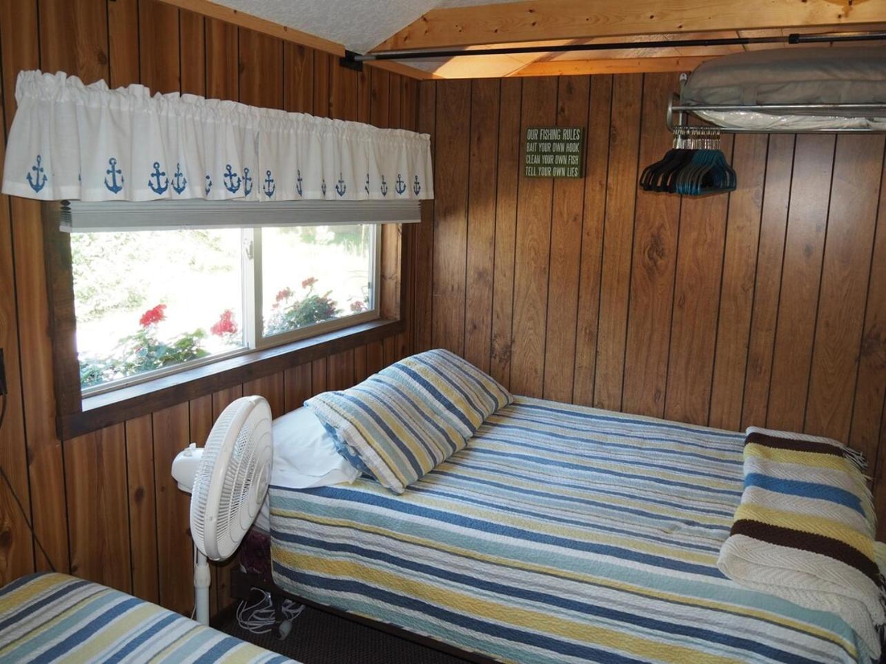 Sleeping Bear Riverside Cabins - Cabin #1 Honor Ngoại thất bức ảnh